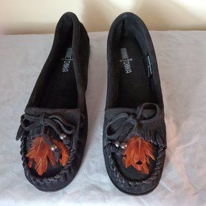 New Minnetonka Black Feather Beaded Moccasins